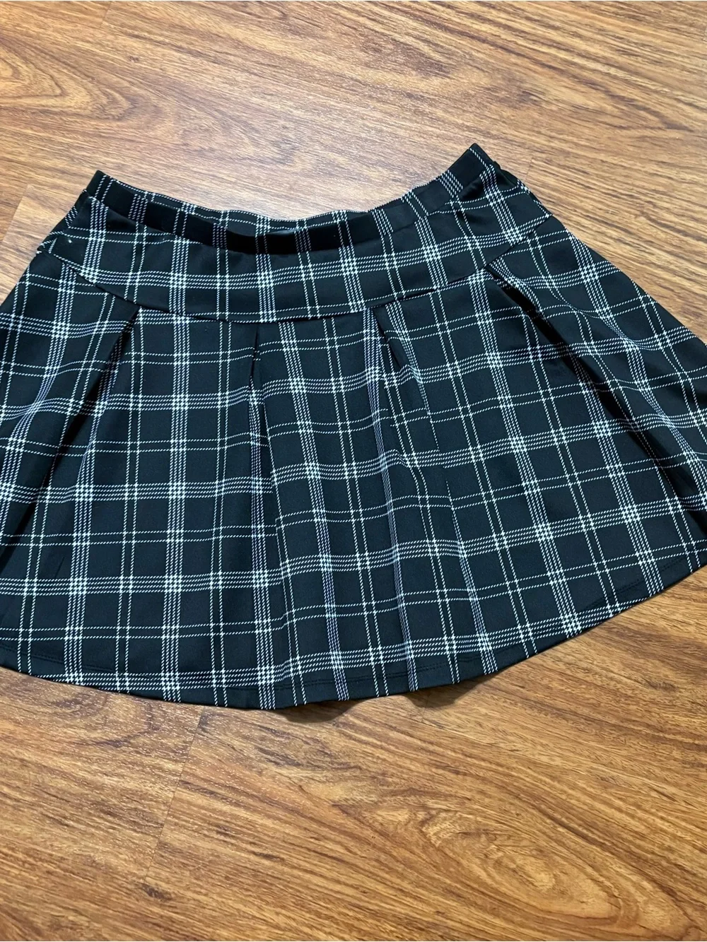 Social Collision Women’s Plaid Skirt in Black & White Knee Length XL/30”